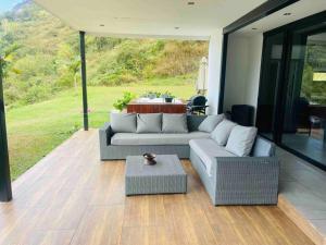 Casa Blanca Cabaña de lujo rodeada de naturaleza