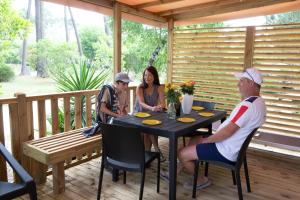 Campings CAMPING LES OURMES : photos des chambres