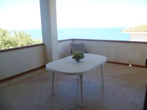 LA FINESTRA SUL MARE