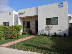 Casa Acogedora Sol y Luna - Komchén