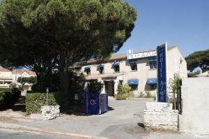 Hotels The Originals City, Hotel Azur, Fos-sur-Mer : photos des chambres