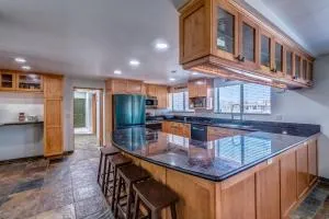 Desert Oasis - Oracle Place Shopping Center