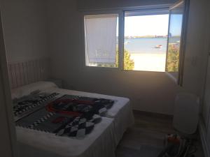 Chalet sobre la playa ,