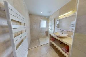 Maisons de vacances CASA-Ronny spacious villa in Cannet-les-Maures : photos des chambres