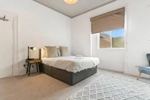 Station Retreat - Central Location - Free Parking, FastWifi, SmartTV with Netflix by Yoko Property - 雷德卡