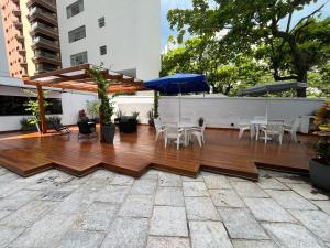 Apartamento na praia de Pitangueiras (Guarujá-SP).