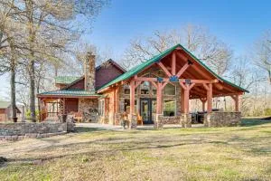 Expansive Mountain Home Rental with Yard and Fire Pit! - Bird Springs