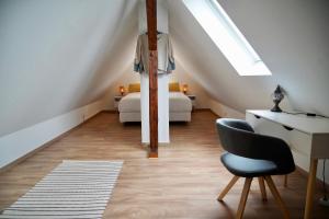 Modern 2.5 Bedroom Duplex Apartment near Messe, Airport, Arena