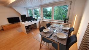 Modern 2.5 Bedroom Duplex Apartment near Messe, Airport, Arena