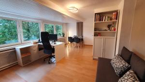 Modern 2.5 Bedroom Duplex Apartment near Messe, Airport, Arena