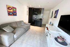 Antibes - 4 People - Swimming pool Tennis Park Parking