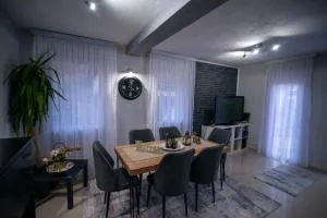 Villa KIKO Mountain Village - 比托拉