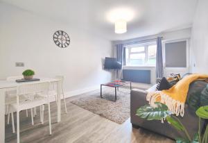 obrázek - Brand New Holiday Home - Spacious Apartment 10 Minutes Walk to City Centre/Oxford Road/Chinatown/Univerisities