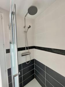 La Villa Azur - Chaleureuse maisonnette avec piscine partagée