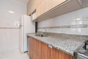 Lindo apartamento com 3 Quartos e Sacada na Liberdade