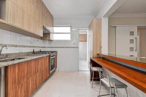 Lindo apartamento com 3 Quartos e Sacada na Liberdade