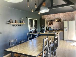 Villa ensoleillée à Bretteville-sur-Ay avec piscine privée