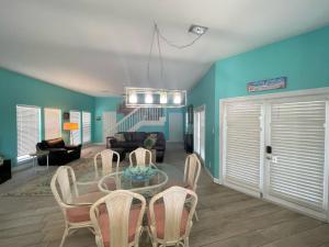 Bartons Beach House-350 S Breakers