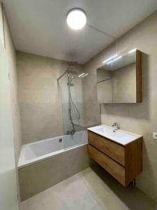 Studio safari - Modern, vernieuwd app met zicht op zee