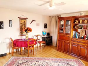 Cosy. 10mn du centre et de la gare. Garage gratuit