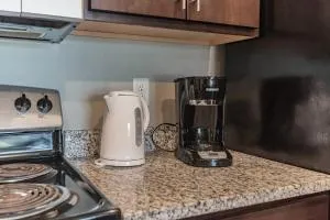 Spacious 2BR Suite Plus Patio Near Iowa State - Nevada