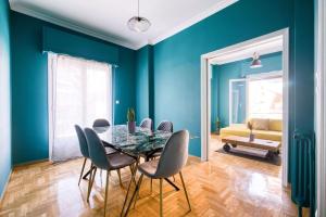 Sunny 2 bedroom cozy apartment, view of Parthenon