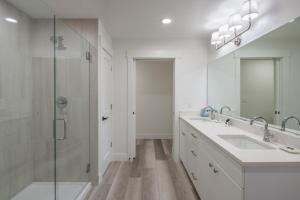 Suncadia Trailhead Condo with Bunk Beds and Exclusive Resort pool access