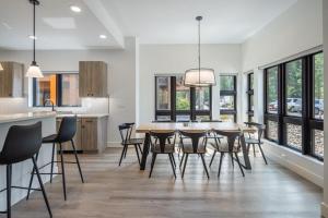 Golf View Condo & Suncadia Pool Access