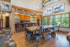 Suncadia 4 Bdrm Home with Hot Tub Overlooking Prospector Golf Course