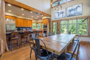 Suncadia 4 Bdrm Home with Hot Tub Overlooking Prospector Golf Course