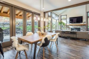 Suncadia 5 Bdrm Home with Secret Bunk Room and Hot Tub Fun for the Kids