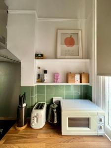 Modern Flat in Victorian West Kensington Mansion