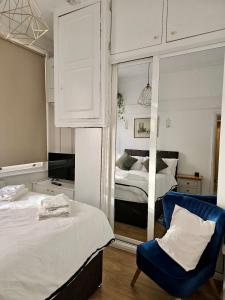 Modern Flat in Victorian West Kensington Mansion