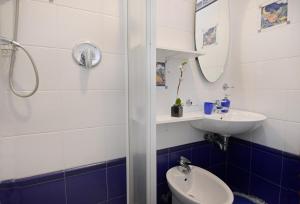 Apartments with a parking space Umag - 22813