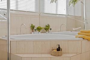 Beachside SandDunes Villa Waterslide Gas Heat Pool