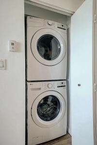 Coconut Grove 1 bedroom condo parking included