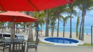 Punta Centinella Yacht Club - 蓬塔布兰卡