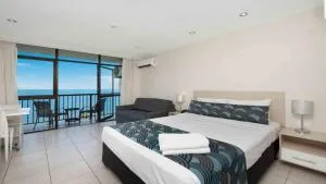 Studio 811 - Picturesque Beachfront Views - Bushland Beach