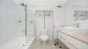 Studio 811 - Picturesque Beachfront Views