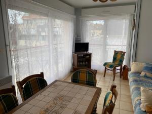 Appartement proche plage, 2 chambres, balcon, garage - FR-1-482-138