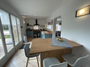 Maisons de vacances Gite Chambourg-sur-Indre, 5 pieces, 11 personnes - FR-1-381-571 : photos des chambres