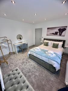 Clarendon House - Hot Tub