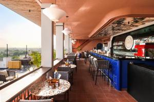 Casa Blanca Lakecity