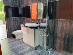 Pool Villa Hua Hin Nong Kae near Bluport just 4 mins drive 3 bed and ensuite bathroom less than 10 mins drive to the Hua Hin and Takiab beach