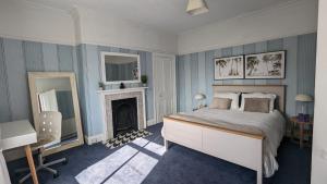 Spacious home, by Headingley Stadium, LGI, Leeds Arena, and the University of Leeds