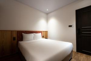 Haven Hut Riverside Hotel