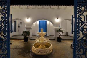 1517 Greek House by Kaz Stays