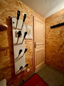 Chalets Chalet du Pre - Sauna, terrasse et grand jardin : photos des chambres