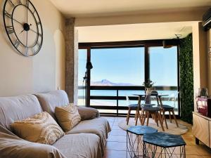 Vistas al Mar, Piscina y Playa