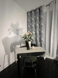 Appartements Paris Appartement - Calm with a balcony, parking, 15 min from Paris and Orly airport, 30 min from Disneyland : photos des chambres